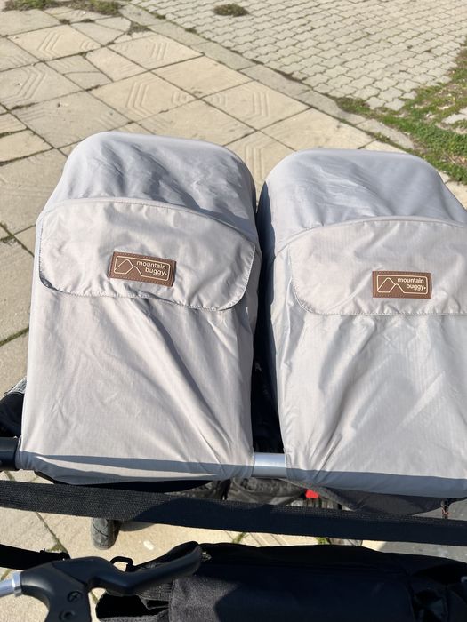 Количка за близнаци