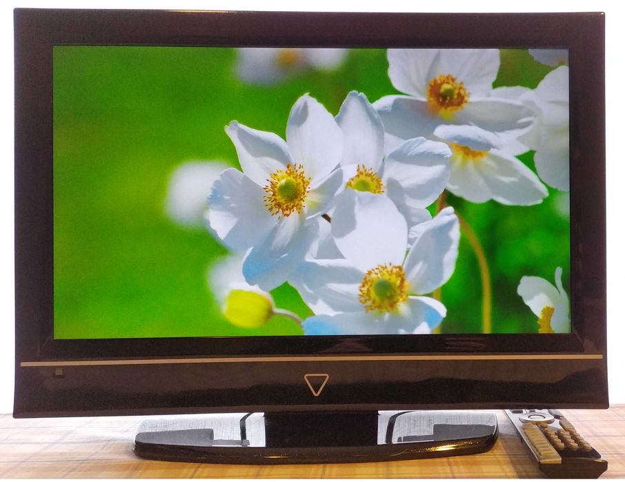 Телевизор с DVD плейър и оригинално дистанционно