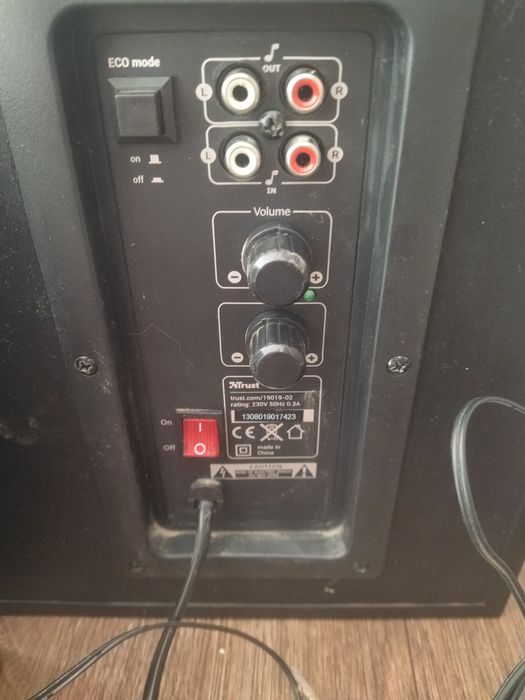 Буфер с колони  и   блутут