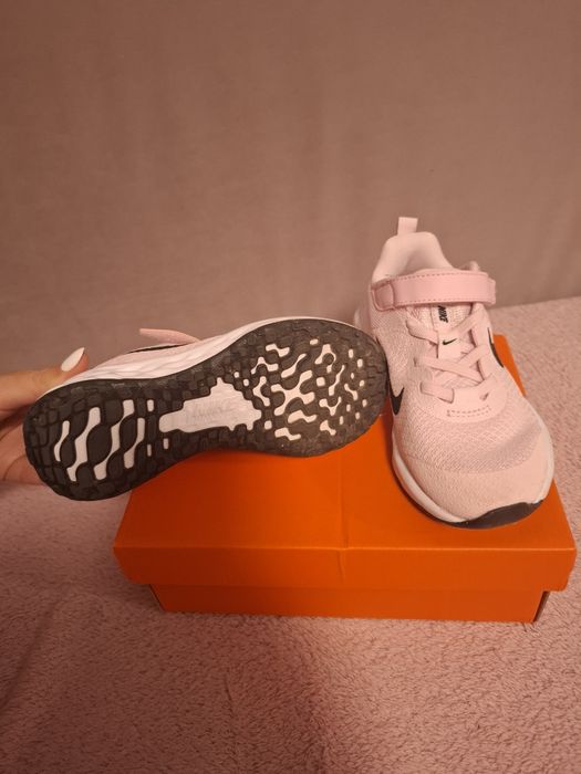Детски маратонки Nike Revolution 6 28номер