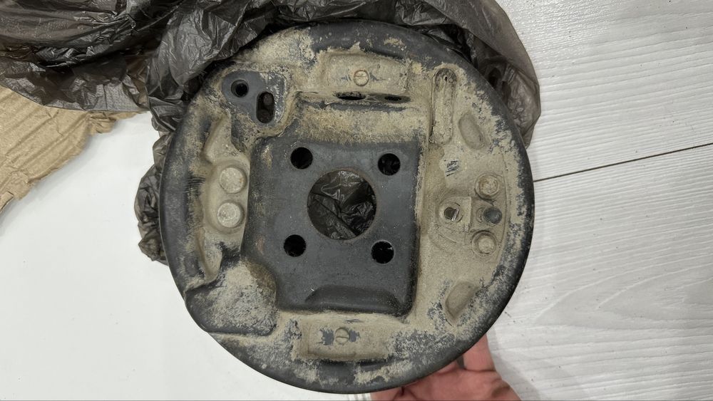 Суппорт, тормозной диск, задний барабан правый, колодки