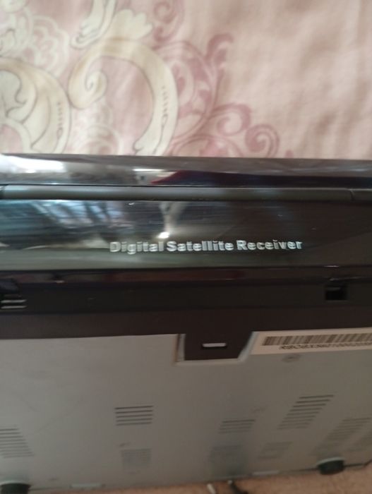 Тюнер рабочий в отличном состоянии