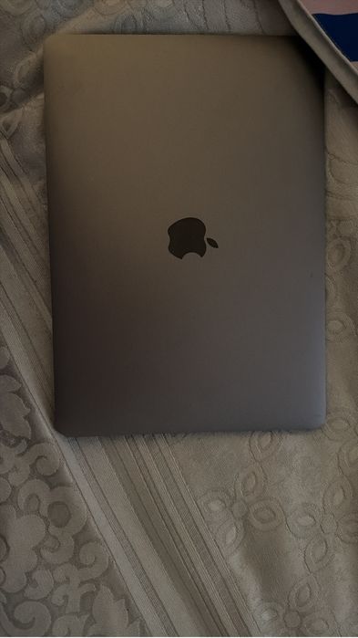 Macbook air 2020, retina б/у