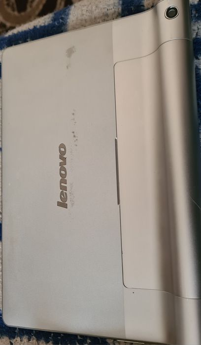 Tableta Lenovo cu picior