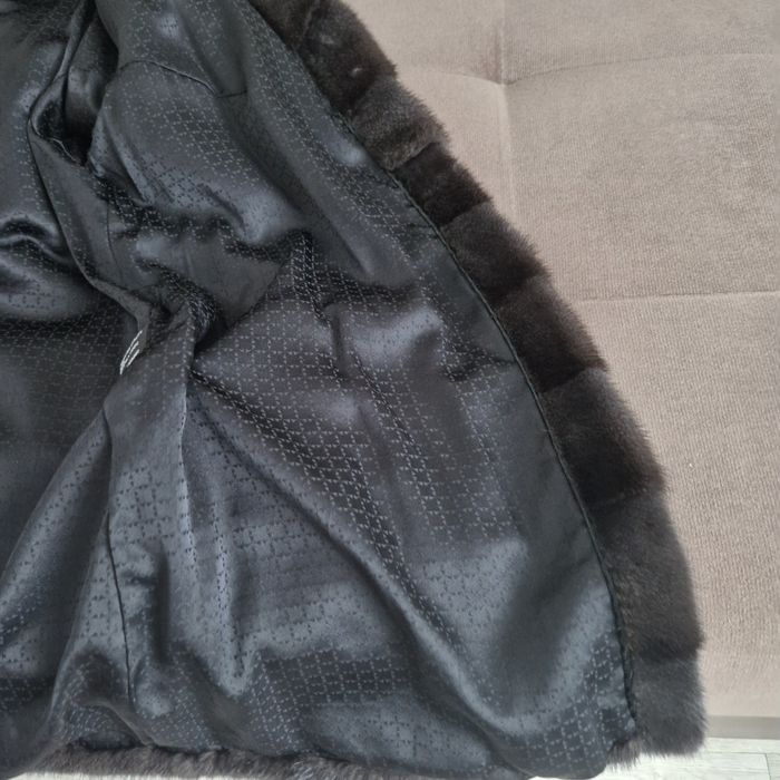 Продам шубу норковую