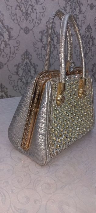 Bazmbop ayollar sumkasi. Вечерная сумка