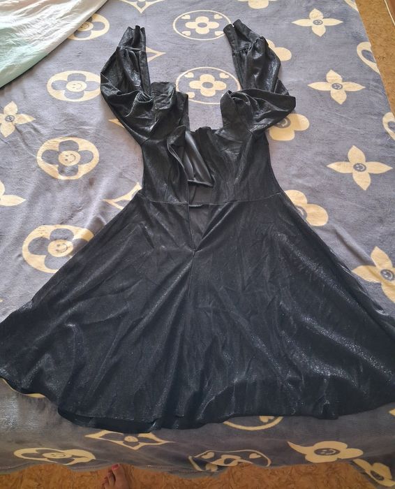 Продам платья модные