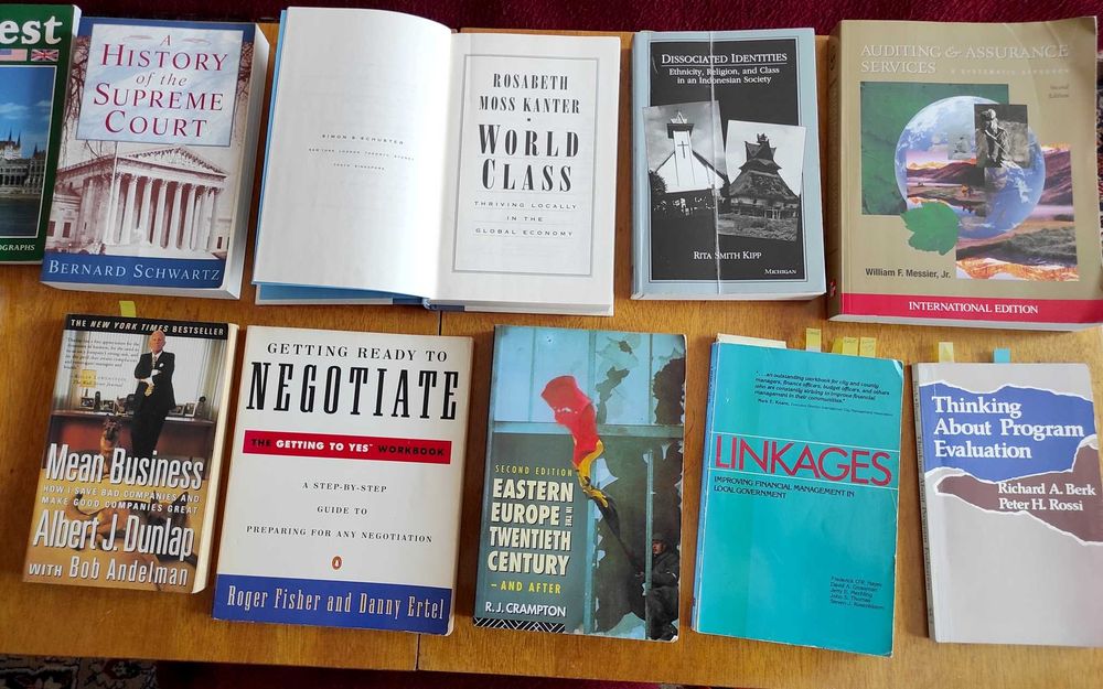 Книги на английски език - романи, документални, наръчници, справочници