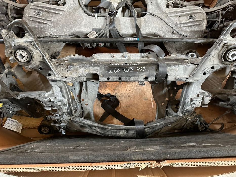 Punte spate VOLVO XC 60 ,4x2 ,an 2019-2023
