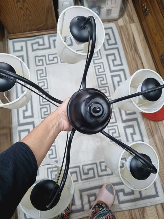 Продам люстру 5ти рожковую