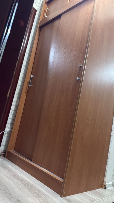 Продам шкаф для прихожей
