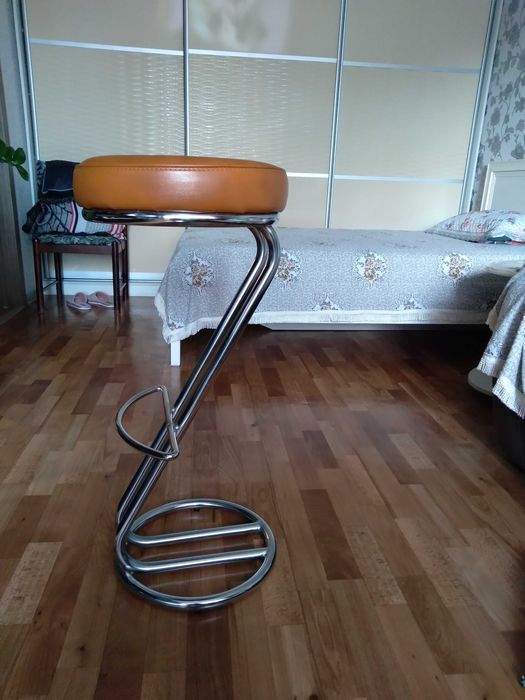 Продам стул барный