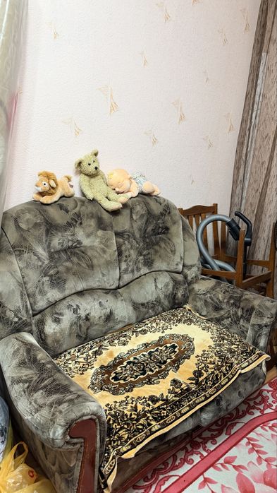 Отдам диван б/у