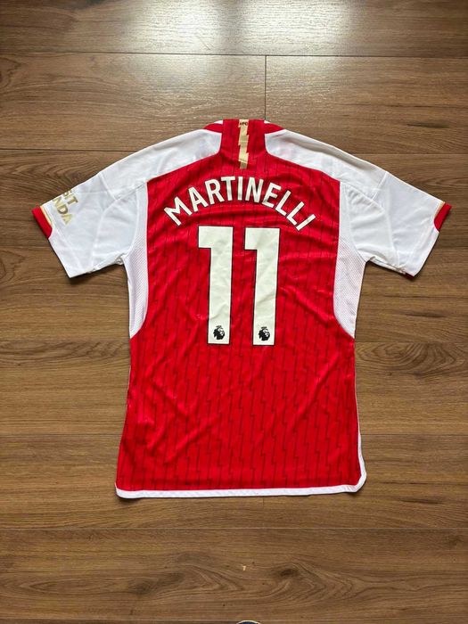 Нови оригинални екипи на Арсенал