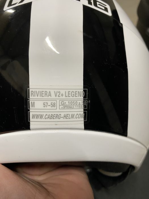 Продавам каска Caberg