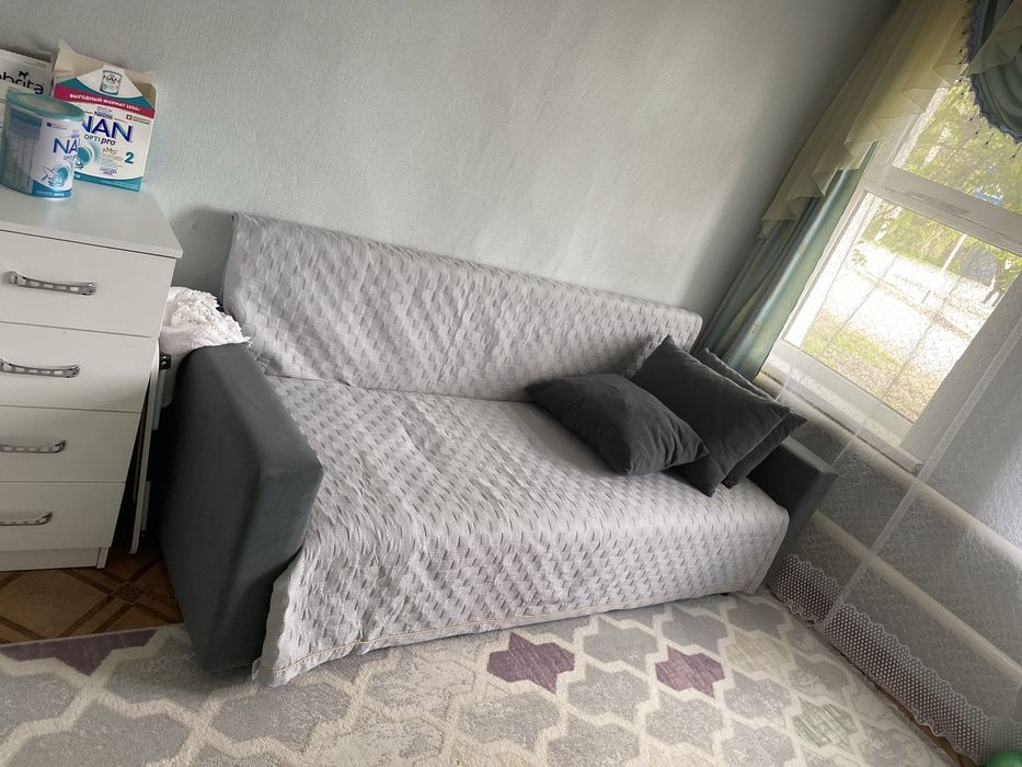 Продам диван………..