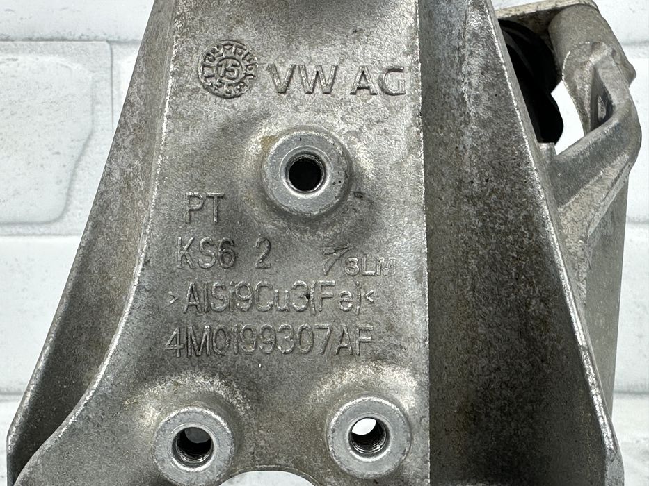 Стойка двигател AUDI 3.0TDI CRT 4M0199307AF