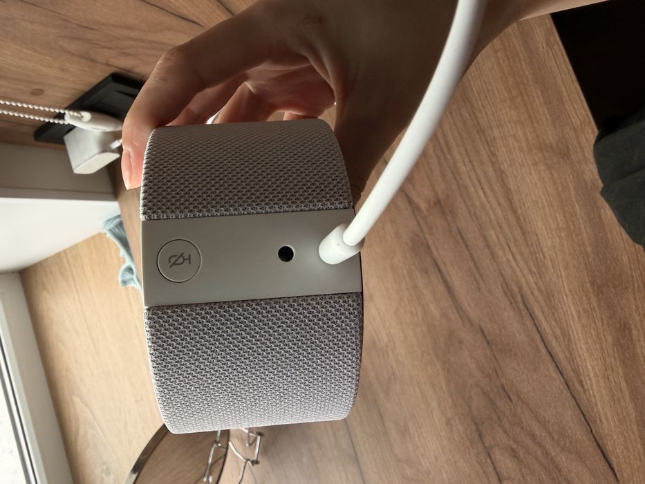 Продам Яндекс станцию Алиса