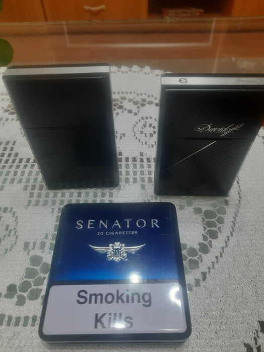 Продавам метални кутий за  Davidof