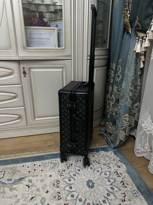 Чемодан Louis Vuitton
