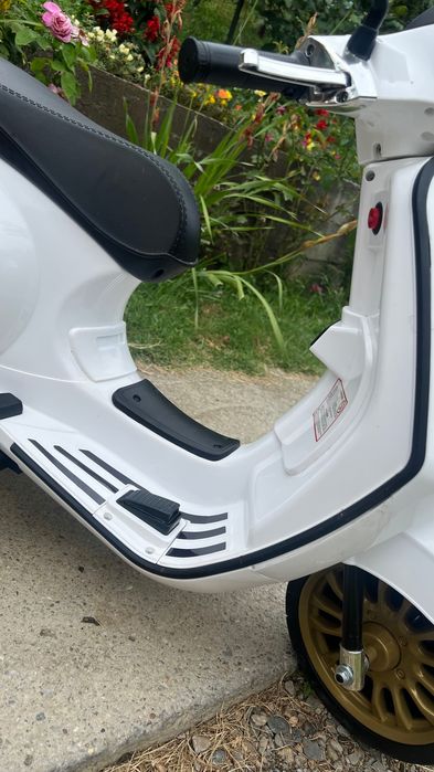 Motocicletă electrică (scuter) pentru copii Vespa Sprint (Licențiată Piaggio)