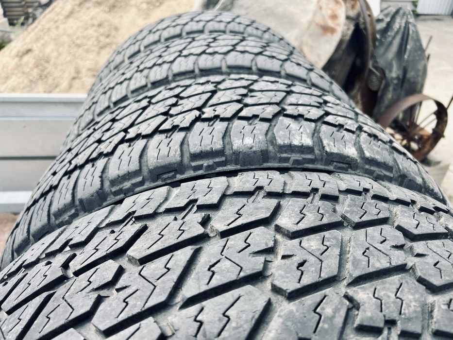 Продам а/т резину nitto