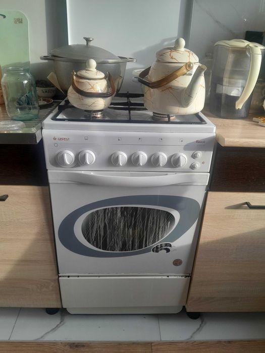 Продам б/у газовую плиту