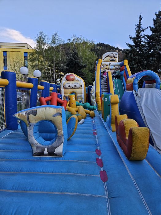 Надуваем замък .Батут