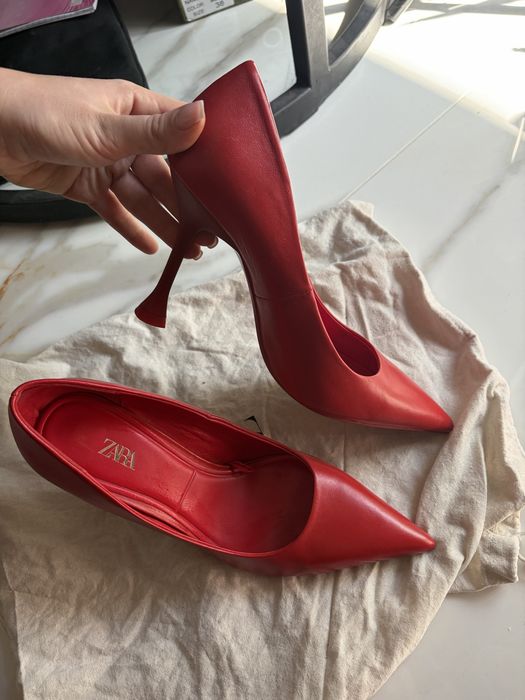 Обувки на висок ток Zara, червени, изключително удобни