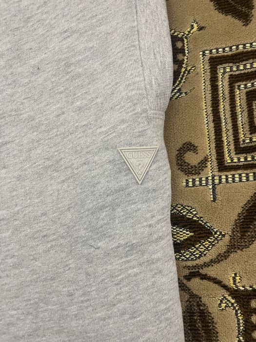 Pantaloni de trening GUESS