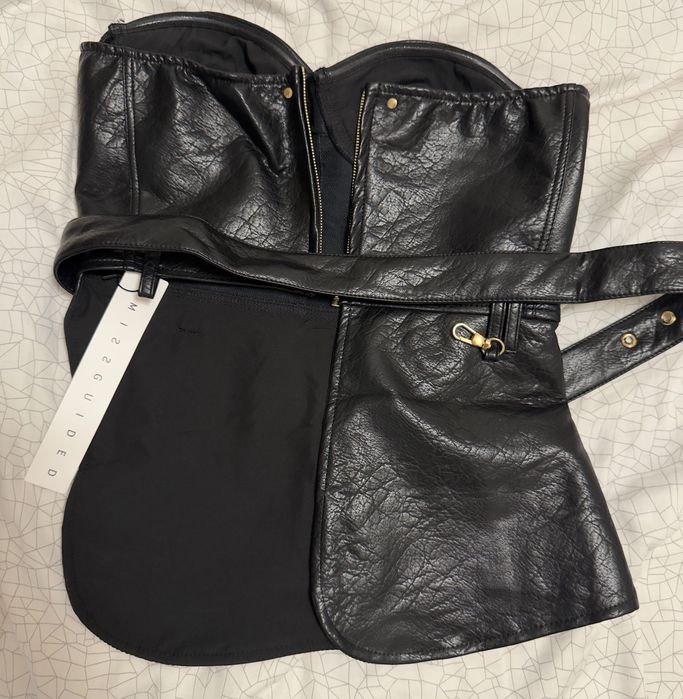 Дамско бюстие от кожа