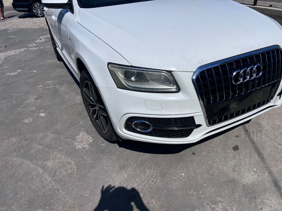 Dezmembrez  Audi Q5 2.0 disel quatro 177 cai cutie automata