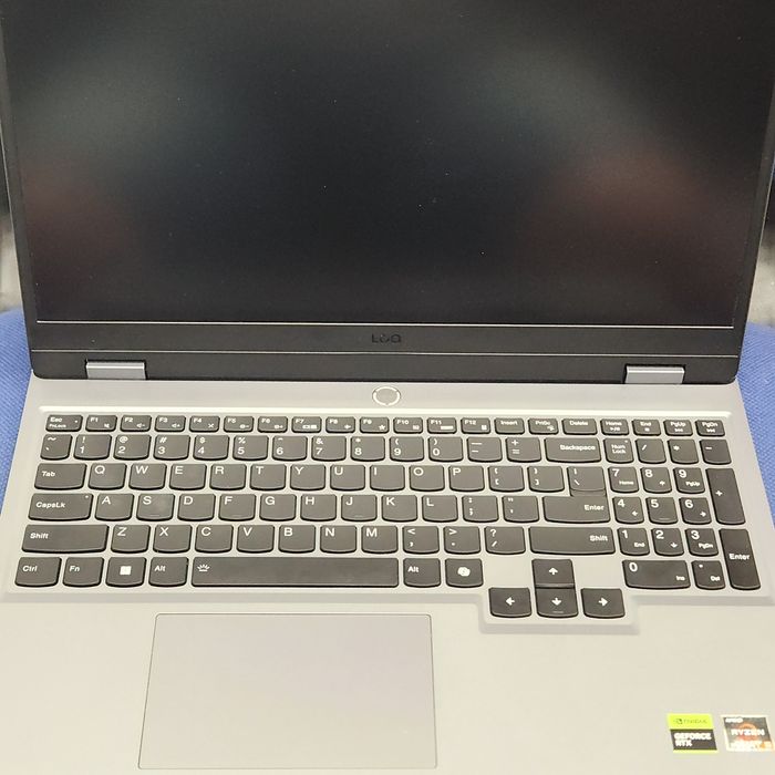 Hope Amanet P11-LenovoLoq/Ryzen5-723hs/12Ram/512ssd/rtx3050/garantie