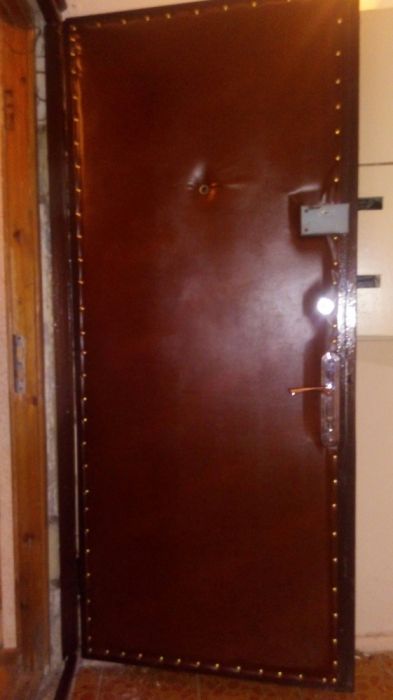 Вскрытие дверей замков