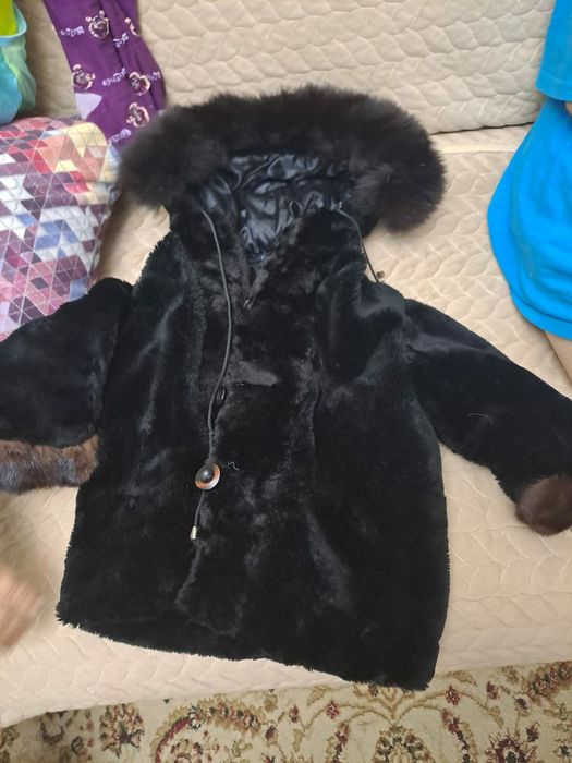 Продам комбинезон, куртку и шубку на девочку