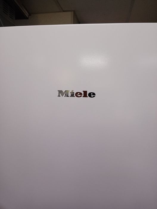 Комбиниран хладилник с фризер Миеле Miele с 2 години Гаранция!