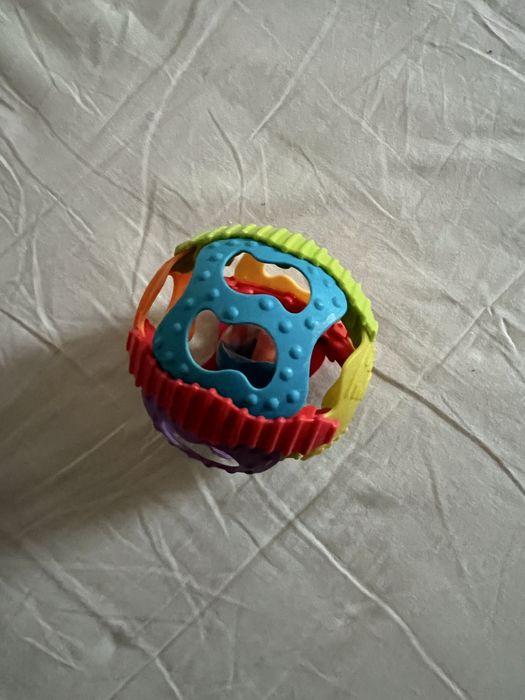 Три броя сенсорни топки за бебе