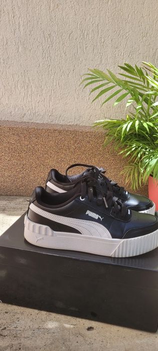 Vând adidași Puma puțin folosiți