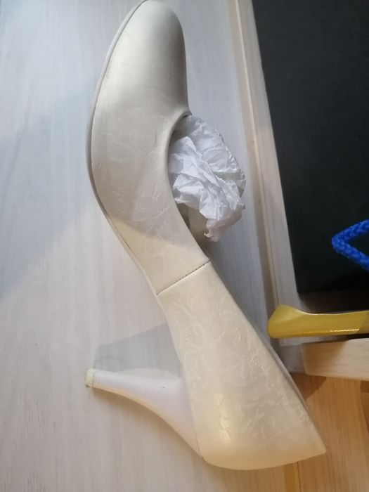 Туфли цвета айвари 37р