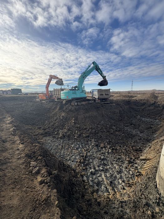 Inchiriez excavatoare de 5tone 13 tone si 22tone cu operator