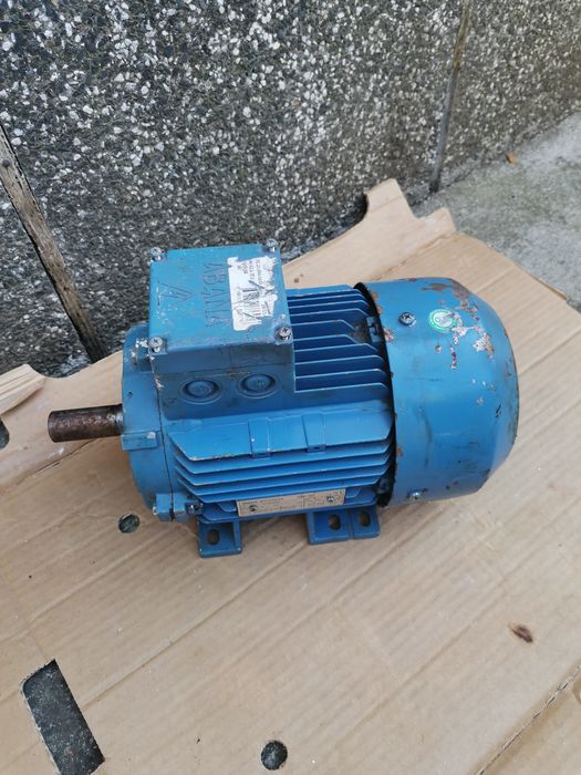 Продавам два електромотора