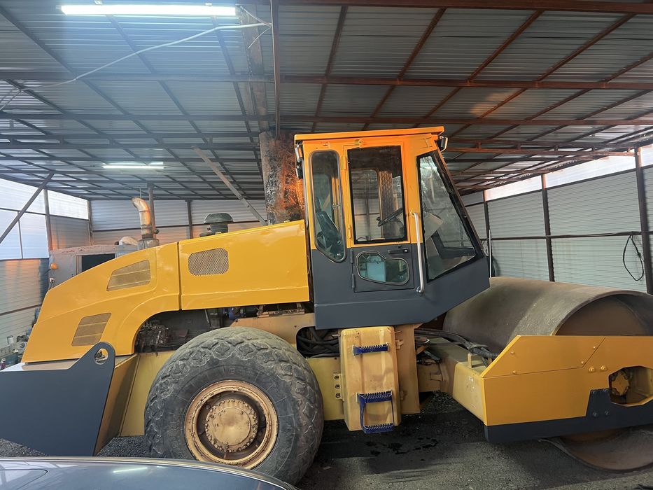 Продам грунтовой каток 18 тонн