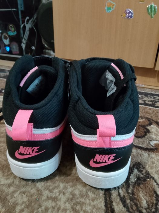 Дамски кецове Nike  Borough