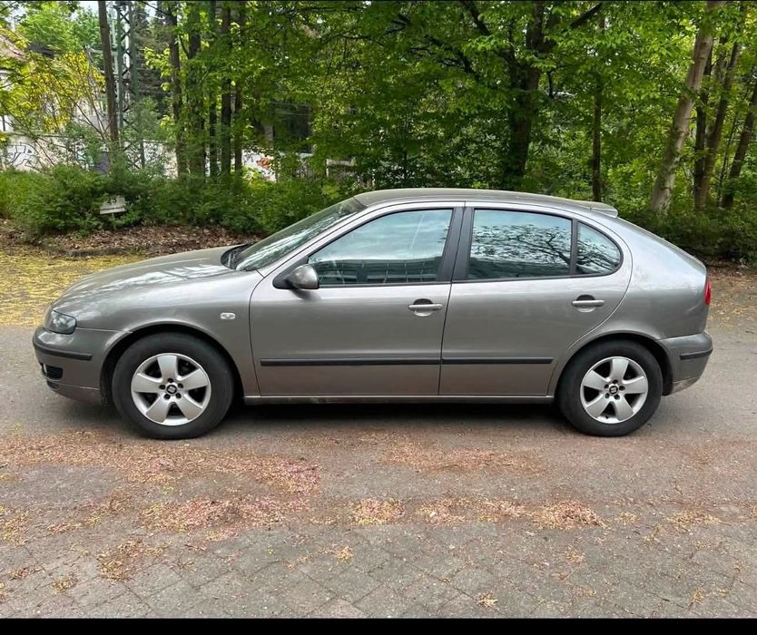 Vând Seat Leon 1.6 16v în stare foarte buna de funcționare.
