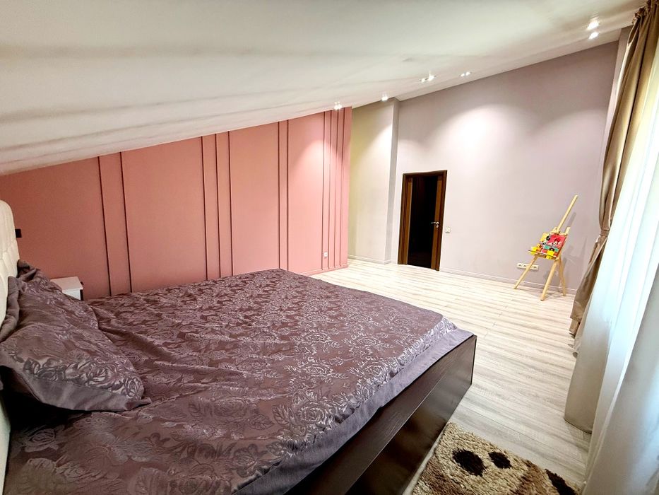 Квартира с современным ремонтом в таунхаусе