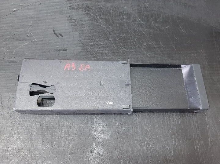 Sertar depozitare audi a3 8p 8p0941561
