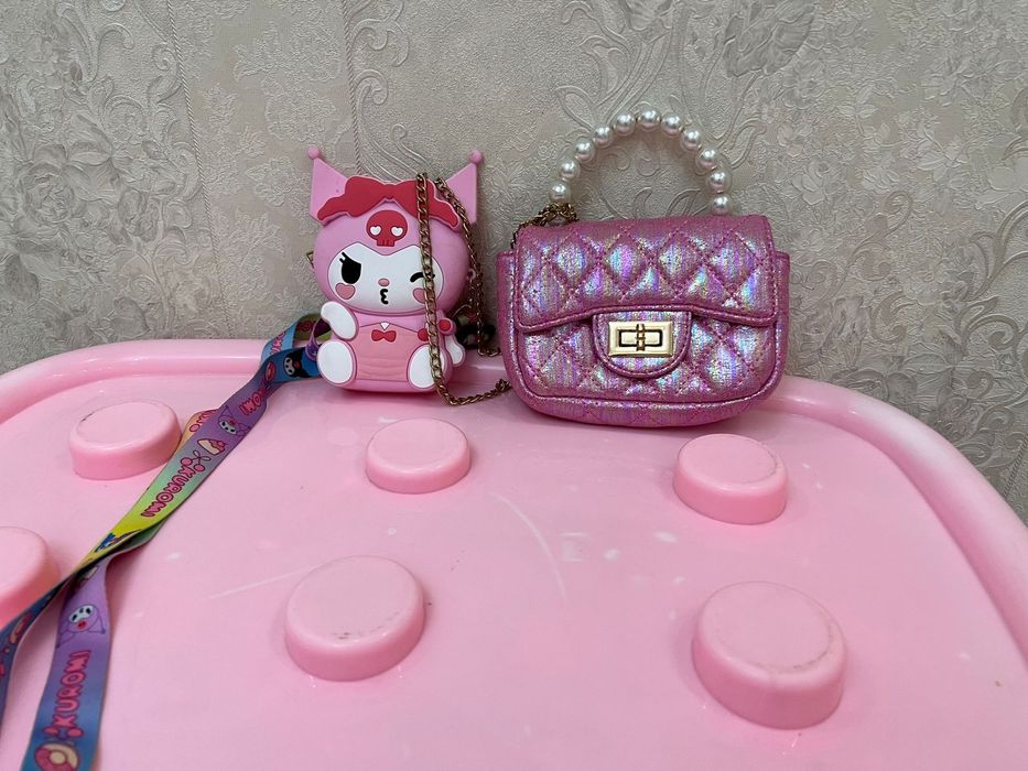 Большой контейнер для игрушек с сумочками