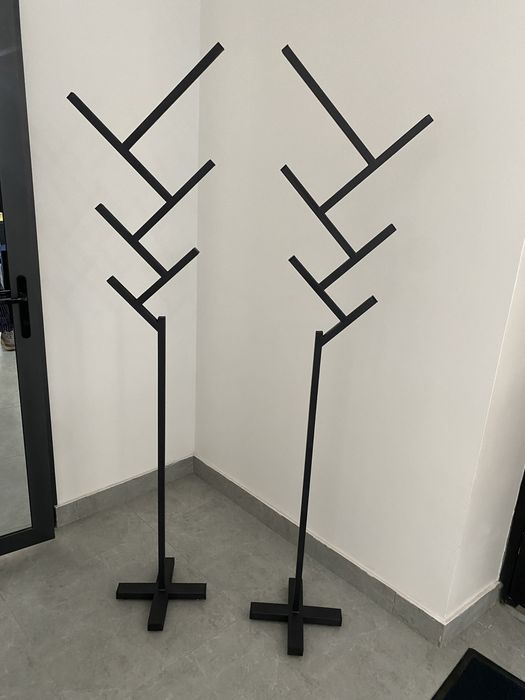 Вешалка полка для  прихожей и магазинов