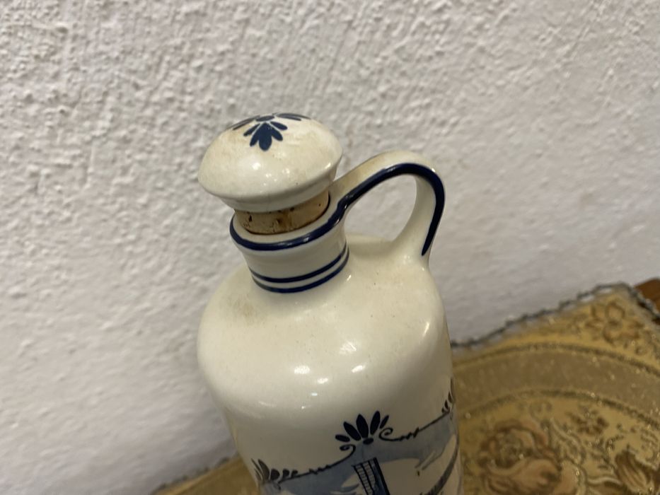 Холандска бутилка от порцелан на делфт