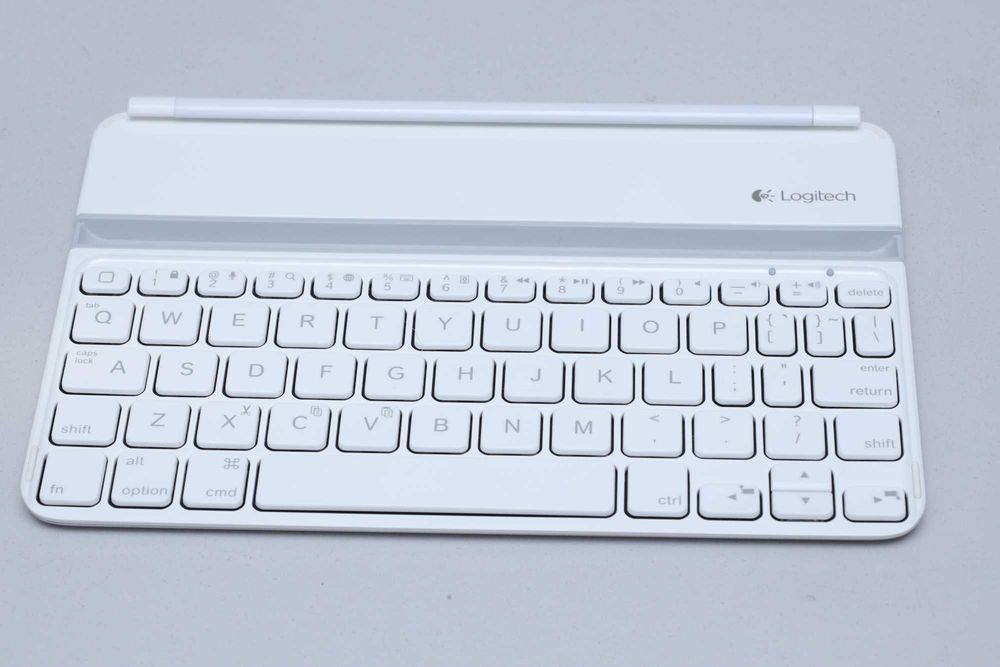 Logitech ултра тънка клавиатура за  iPad mini